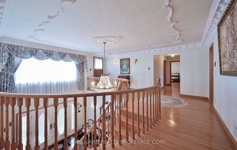 Photo 24 at 313 Firglen Ridge, Islington Woods, Vaughan