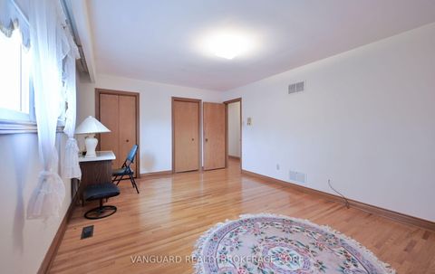 Photo 30 at 313 Firglen Ridge, Islington Woods, Vaughan