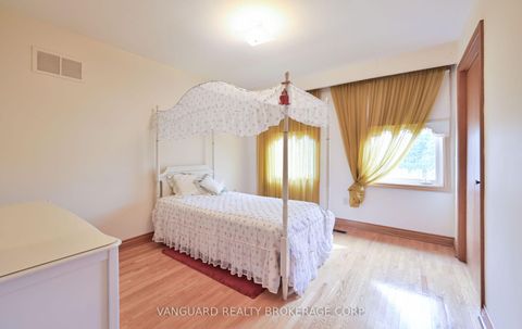 Photo 31 at 313 Firglen Ridge, Islington Woods, Vaughan