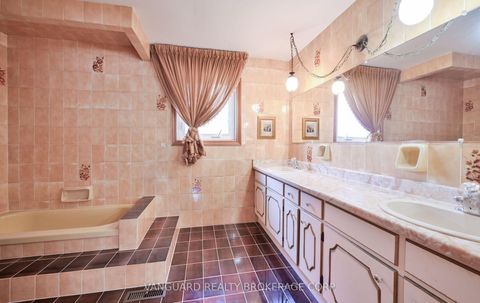 Photo 33 at 313 Firglen Ridge, Islington Woods, Vaughan