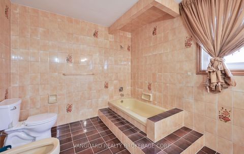 Photo 35 at 313 Firglen Ridge, Islington Woods, Vaughan