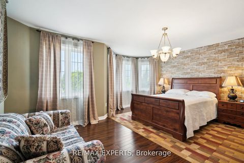 Photo 8 at 5 Kelsey Crescent, Ardagh, Barrie