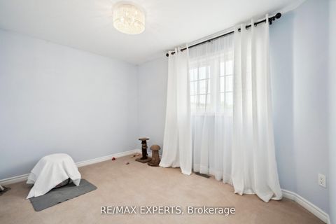 Photo 11 at 5 Kelsey Crescent, Ardagh, Barrie