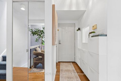 Photo 2 at 4 - 350 Gerrard Street E, South St. James Town, Toronto