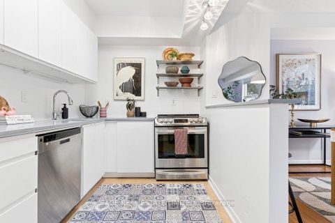 Photo 12 at 4 - 350 Gerrard Street E, South St. James Town, Toronto