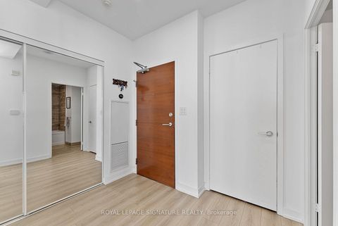 Photo 11 at 4010 - 15 Iceboat Terrace, Waterfront Communities C1, Toronto