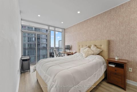 Photo 12 at 4010 - 15 Iceboat Terrace, Waterfront Communities C1, Toronto