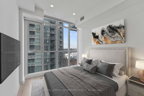 Photo 14 at 4010 - 15 Iceboat Terrace, Waterfront Communities C1, Toronto