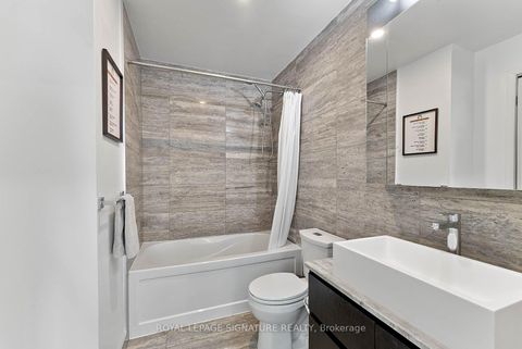 Photo 17 at 4010 - 15 Iceboat Terrace, Waterfront Communities C1, Toronto