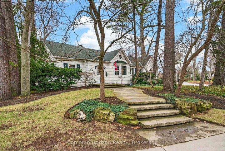 Photo 1 at 3046 South Drive, Roseland, Burlington