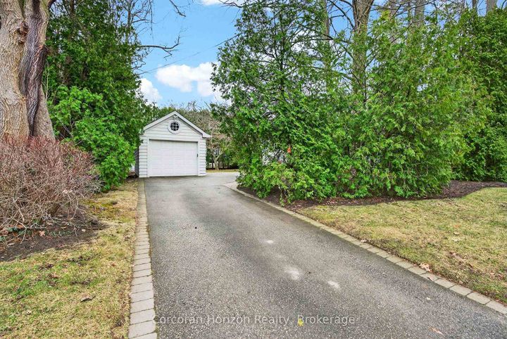 Photo 31 at 3046 South Drive, Roseland, Burlington