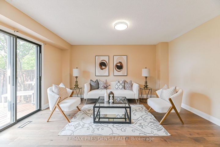 Photo 15 at 4 Lawnview Court, Heart Lake West, Brampton