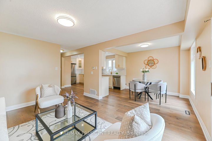 Photo 17 at 4 Lawnview Court, Heart Lake West, Brampton