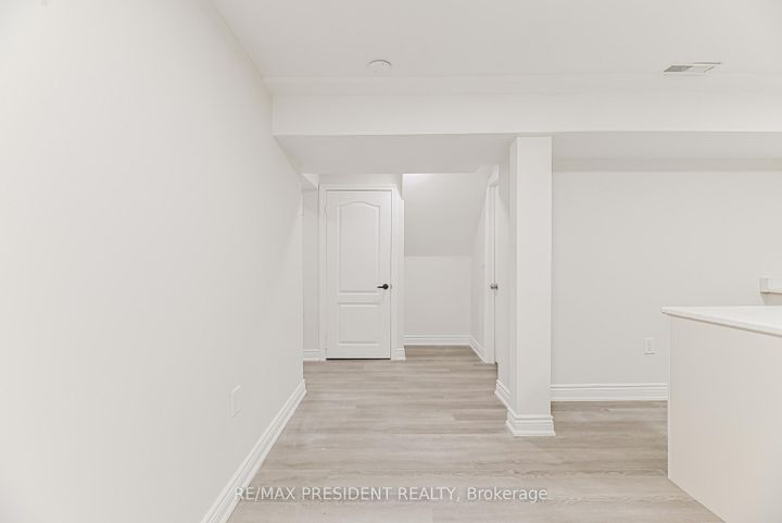 Photo 41 at 4 Lawnview Court, Heart Lake West, Brampton