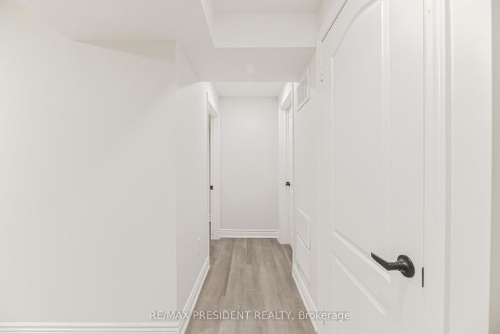 Photo 42 at 4 Lawnview Court, Heart Lake West, Brampton