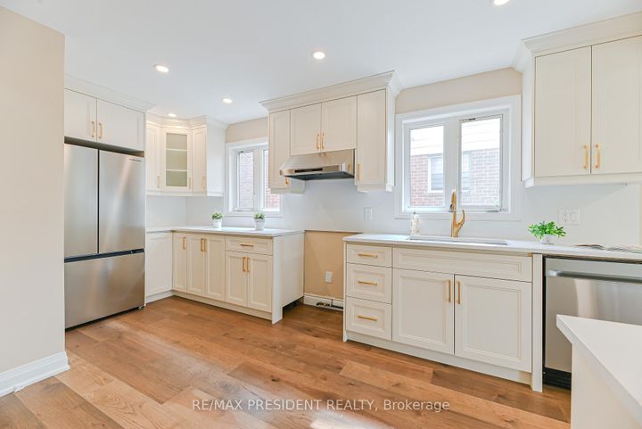 Photo 49 at 4 Lawnview Court, Heart Lake West, Brampton