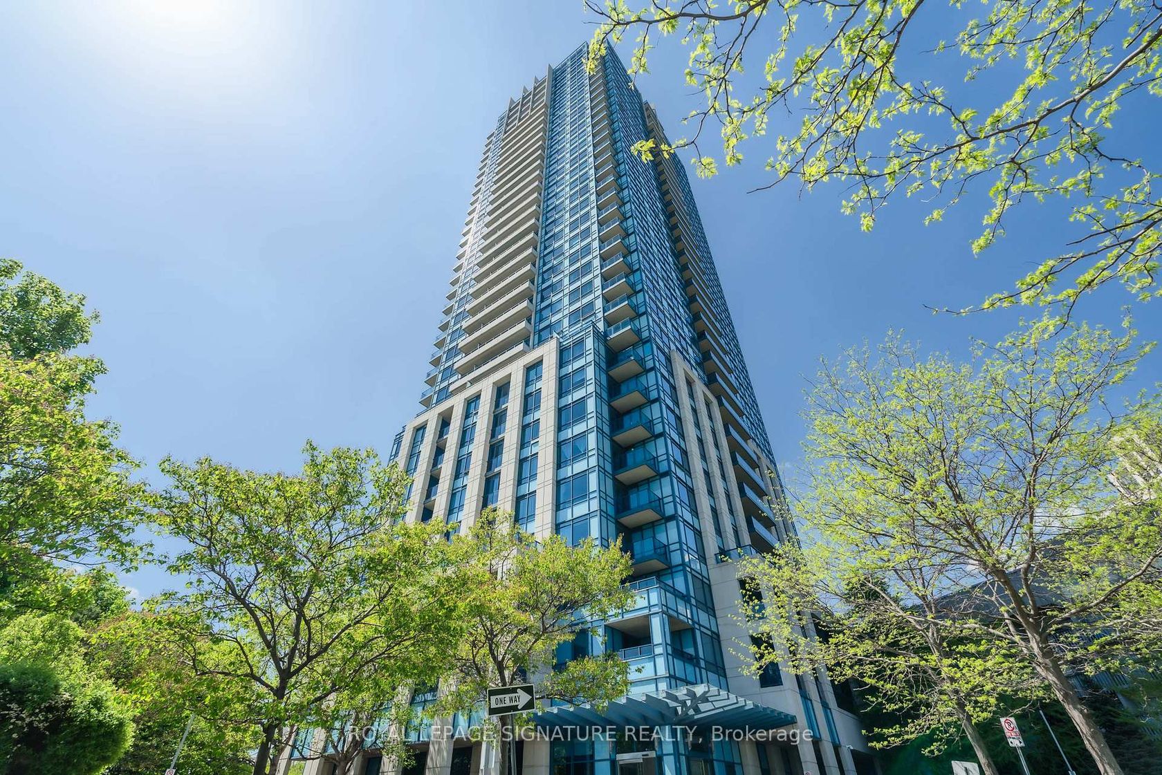 2607 - 181 Wynford Drive, Don Mills, Toronto by Loree Meneguzzi Real Estate 2607 - 181 Wynford Drive, Don Mills, Toronto