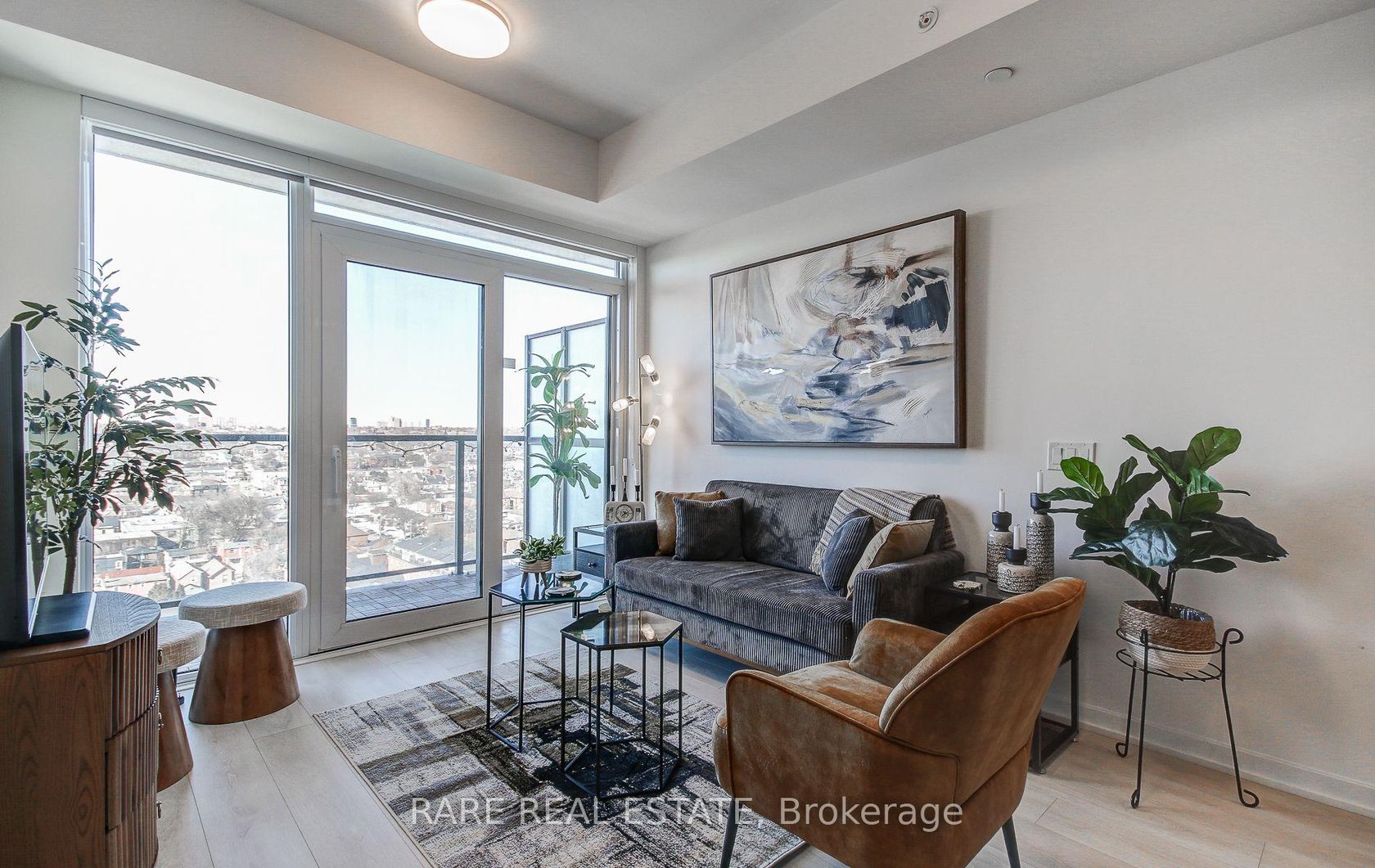 1305 - 1285 Dupont Street, Junction, Toronto by Loree Meneguzzi Real Estate 1305 - 1285 Dupont Street, Junction, Toronto