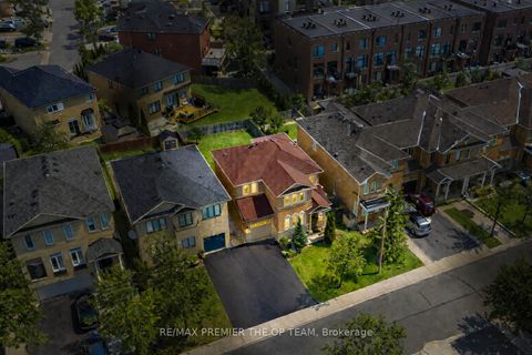 Photo 2 at 56 Wildberry Crescent, Vellore Village, Vaughan