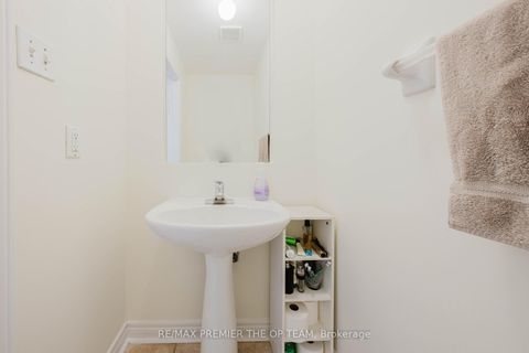 Photo 12 at 56 Wildberry Crescent, Vellore Village, Vaughan