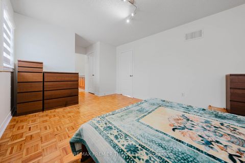 Photo 26 at 56 Wildberry Crescent, Vellore Village, Vaughan