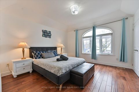 Photo 23 at 838 Sammon Avenue, East York, Toronto