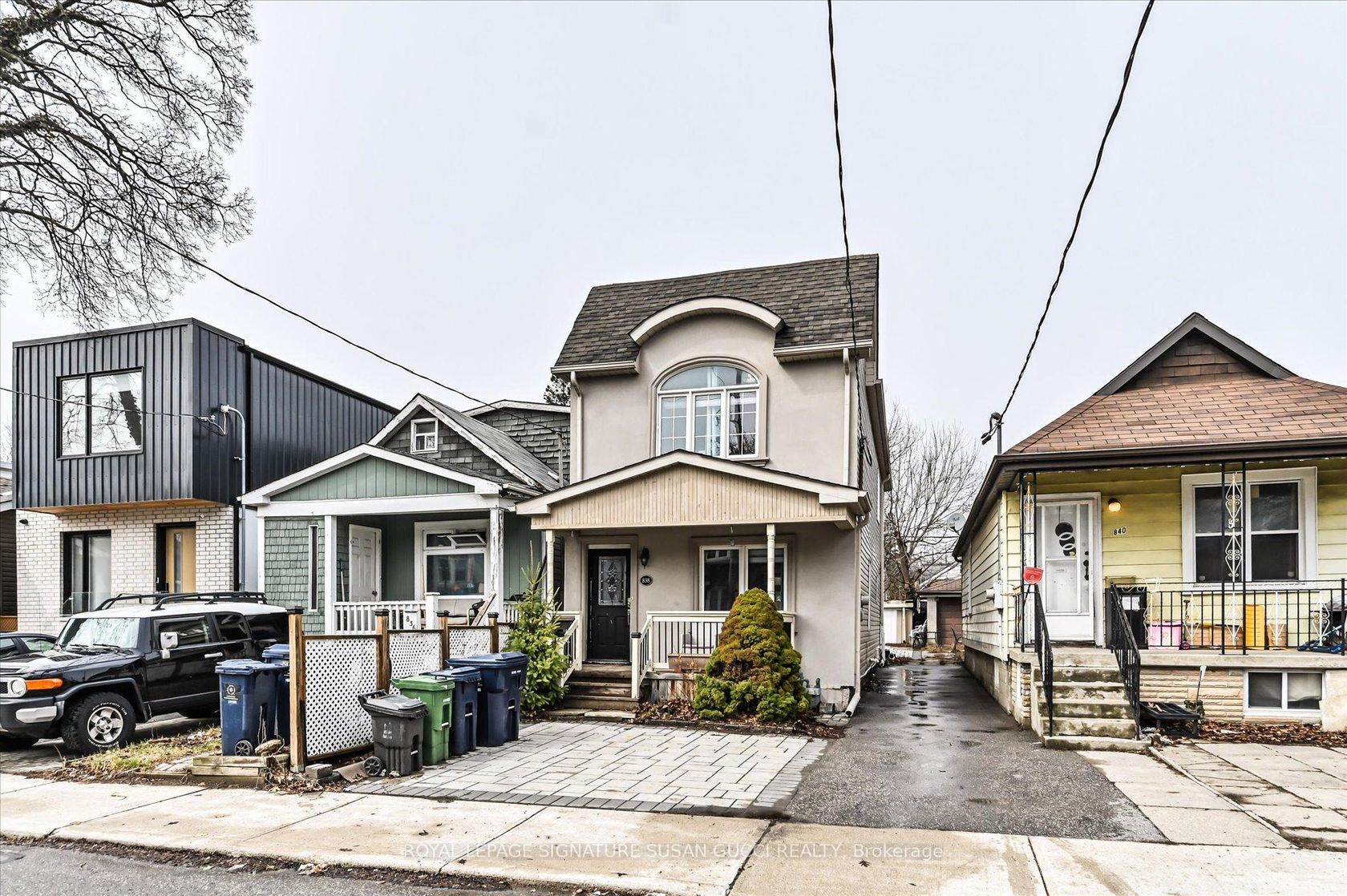 838 Sammon Avenue, East York, Toronto 