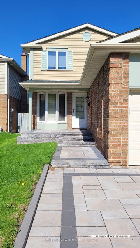 Photo 2 at 87 Moorehouse Drive, Milliken, Toronto