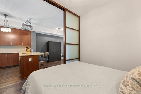 Photo 7 at 621 - 560 Front Street W, Waterfront Communities C1, Toronto