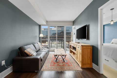 Photo 8 at 621 - 560 Front Street W, Waterfront Communities C1, Toronto