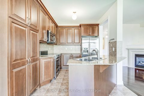 Photo 18 at 246 Hansard Drive, Vellore Village, Vaughan