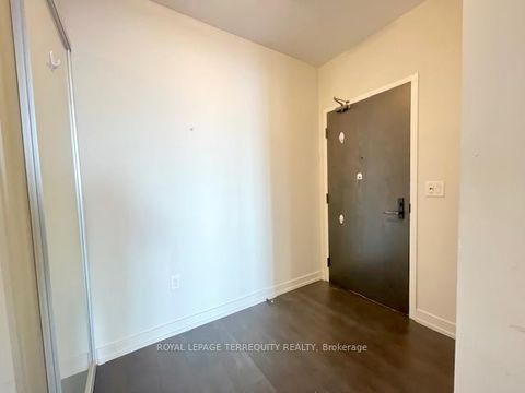 Photo 2 at PH101 - 426 University Avenue, Chinatown, Toronto