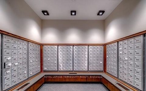 Photo 41 at PH101 - 426 University Avenue, Chinatown, Toronto