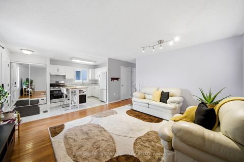 Photo 4 at 27 Athabaska Road, Holly, Barrie