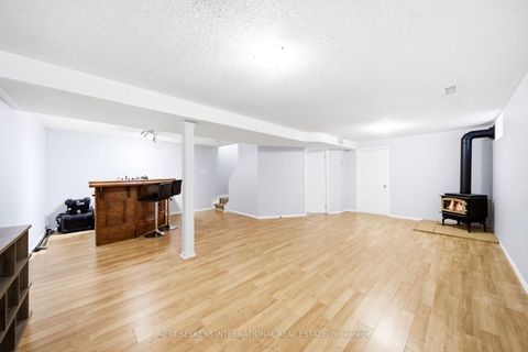 Photo 14 at 27 Athabaska Road, Holly, Barrie