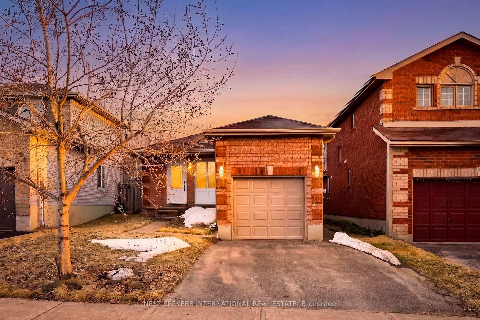 27 Athabaska Road, Holly, Barrie photo number 2