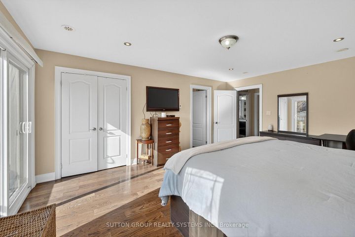 Photo 20 at 32 Green Lanes, City Centre West, Toronto