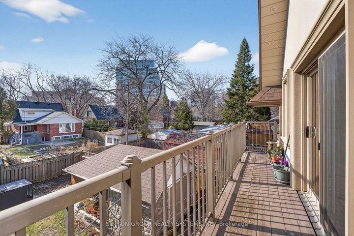 Photo 23 at 32 Green Lanes, City Centre West, Toronto