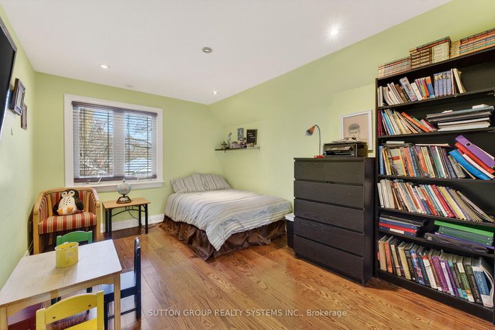 Photo 25 at 32 Green Lanes, City Centre West, Toronto