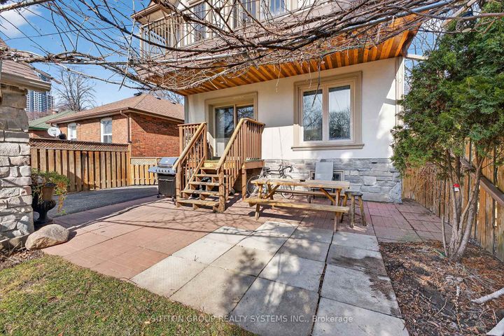 Photo 47 at 32 Green Lanes, City Centre West, Toronto