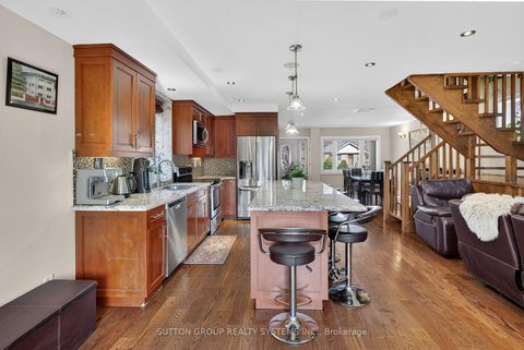 Photo 8 at 32 Green Lanes, City Centre West, Toronto