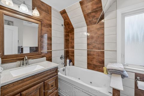 Photo 21 at 32 Green Lanes, City Centre West, Toronto