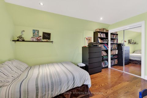 Photo 26 at 32 Green Lanes, City Centre West, Toronto