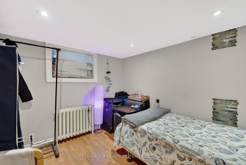 Photo 42 at 32 Green Lanes, City Centre West, Toronto