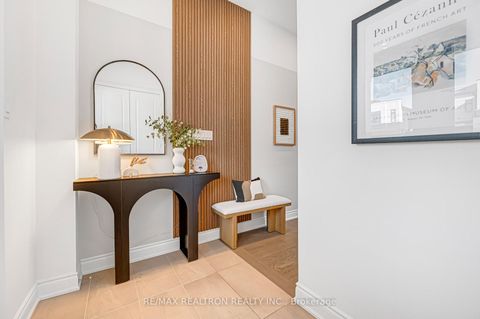 Photo 13 at 15 Current Drive, Rural Richmond Hill, Richmond Hill