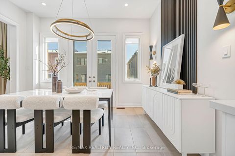 Photo 22 at 15 Current Drive, Rural Richmond Hill, Richmond Hill