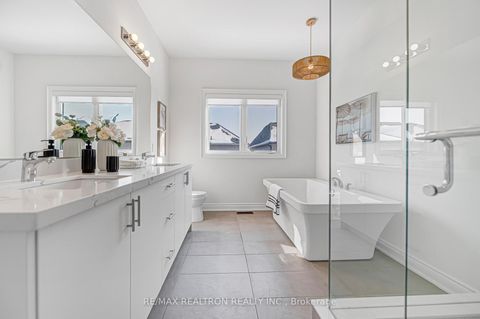 Photo 30 at 15 Current Drive, Rural Richmond Hill, Richmond Hill