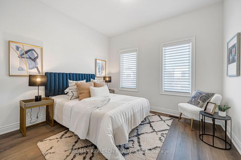 Photo 35 at 15 Current Drive, Rural Richmond Hill, Richmond Hill