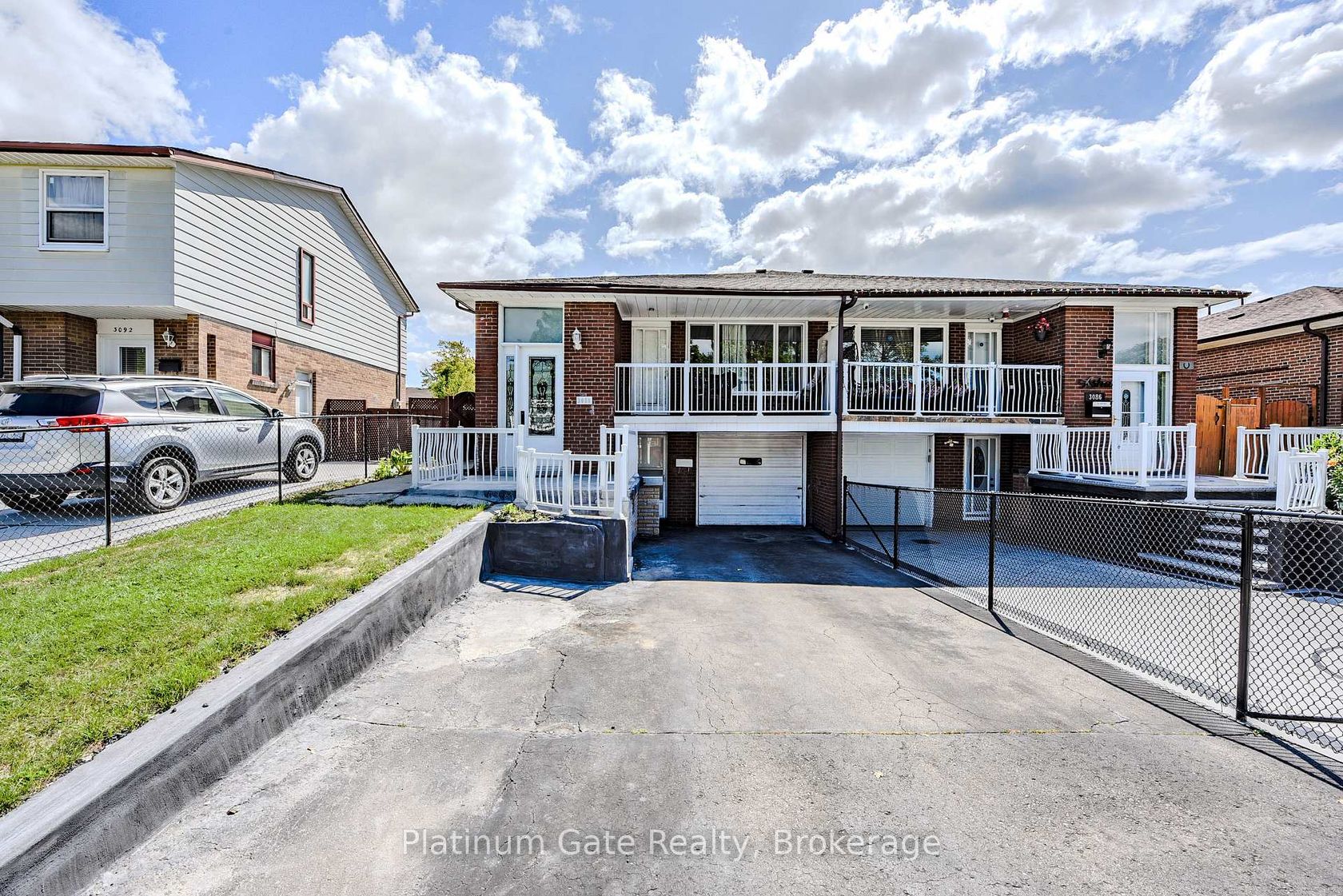 3088 Harold Sheard Drive, Malton, Mississauga photo number 2