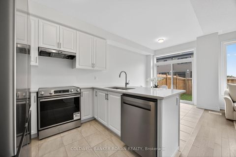 Photo 9 at 29 Milady Crescent, Rural Barrie Southeast, Barrie